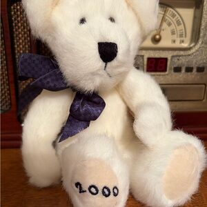 BOYDS BEAR - White “Collectible” 2000 Bear